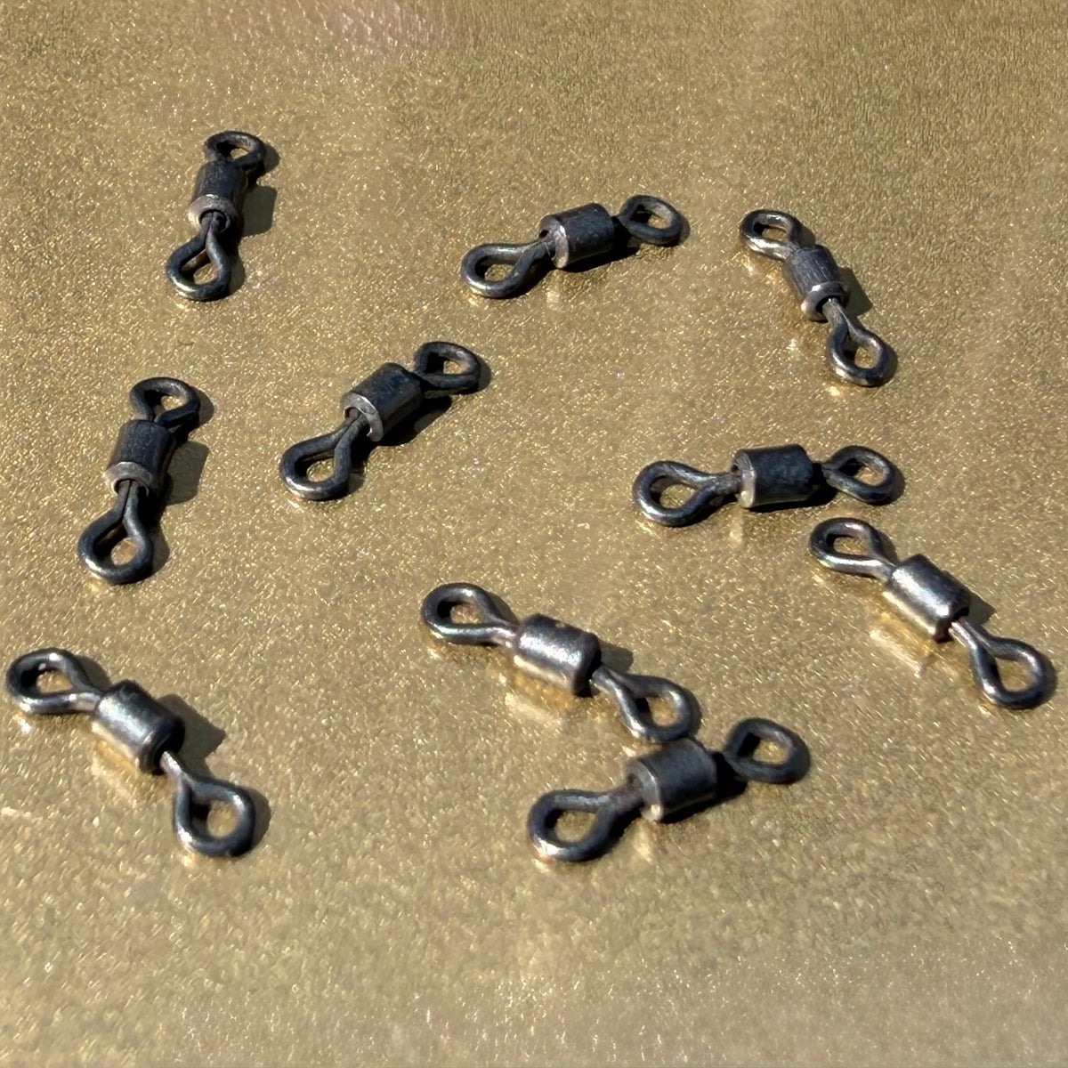 Micro hookbait swivel size 20 CBcarptackle